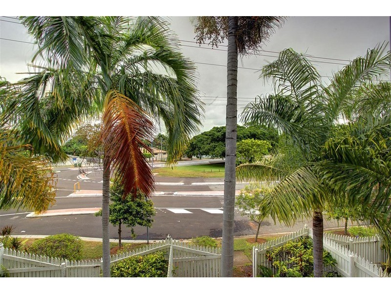 8/103  HAROLD ST, West End QLD 4810