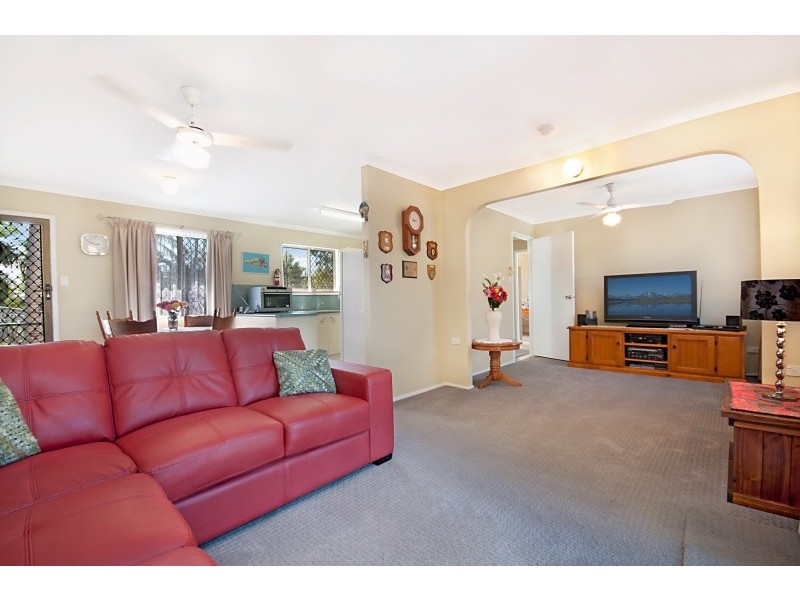 135 MILES AVENUE, Kelso QLD 4815