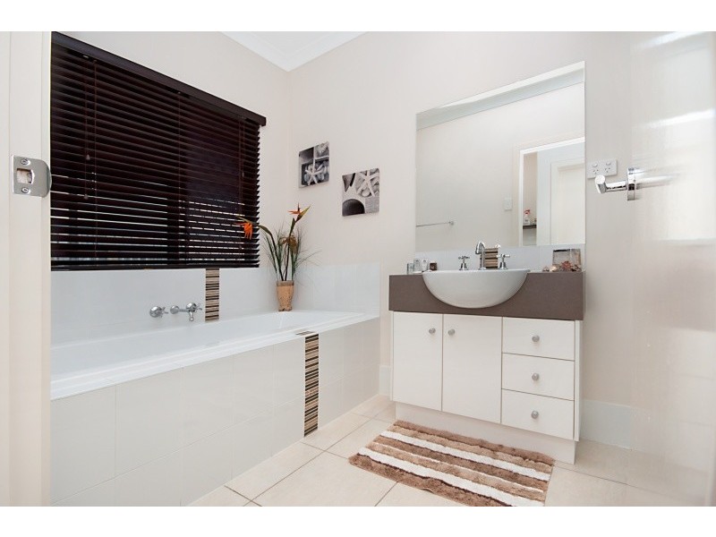 17 Derwent Circuit, Kelso QLD 4815