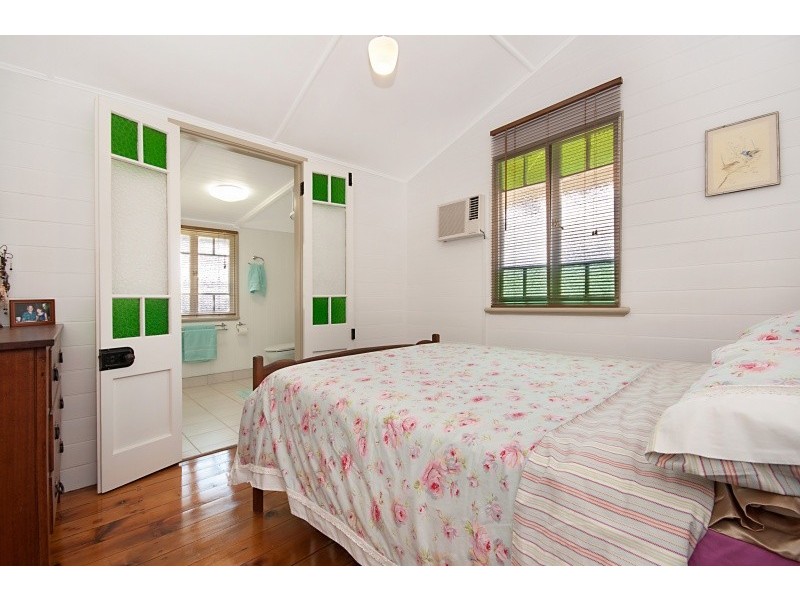 6 Sooning Street, Hermit Park QLD 4812