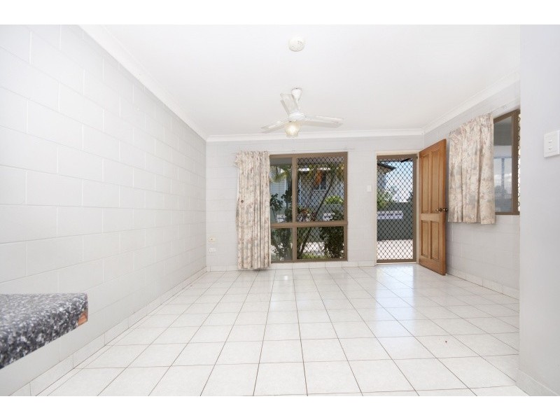 2/26 Meenan Street, Garbutt QLD 4814