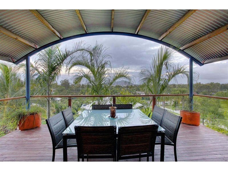 4 Nayla Ct, Mount Louisa QLD 4814