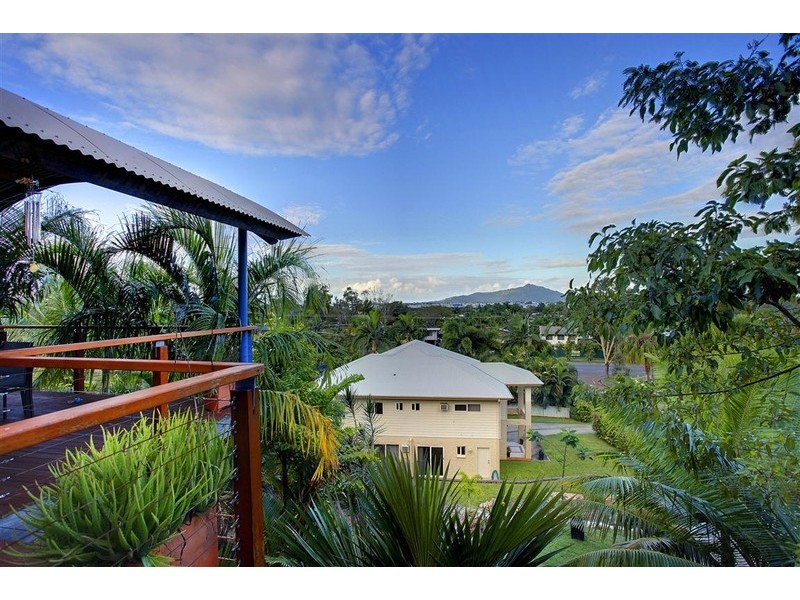 4 Nayla Ct, Mount Louisa QLD 4814