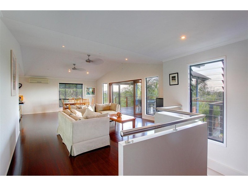 4 Nayla Ct, Mount Louisa QLD 4814