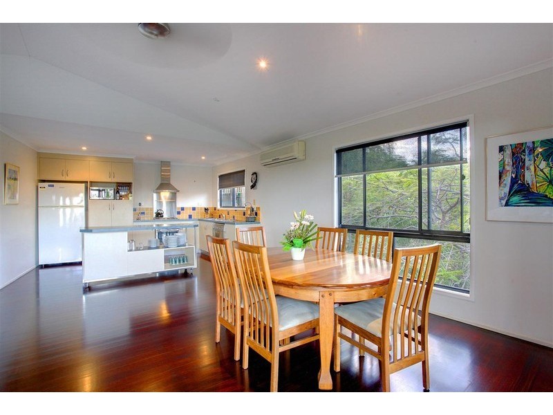 4 Nayla Ct, Mount Louisa QLD 4814