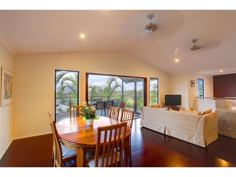 4 Nayla Ct, Mount Louisa QLD 4814