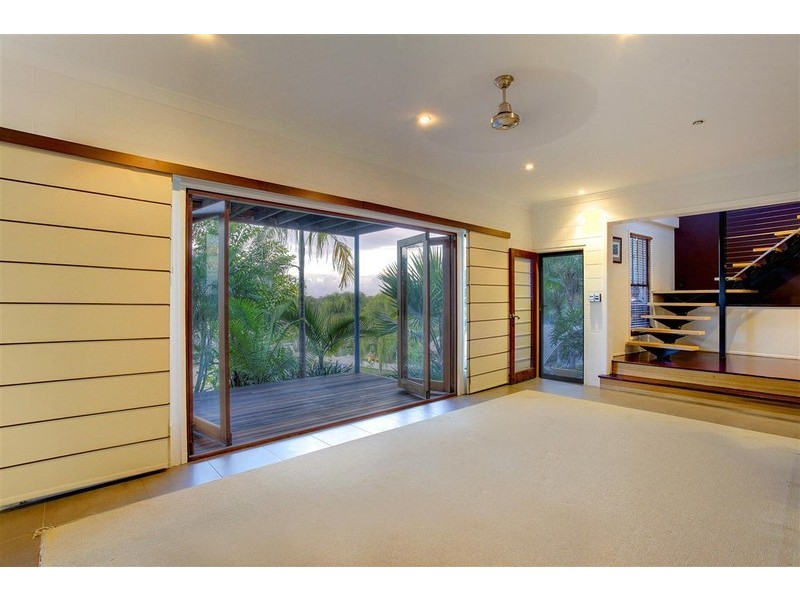 4 Nayla Ct, Mount Louisa QLD 4814