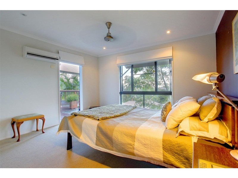 4 Nayla Ct, Mount Louisa QLD 4814