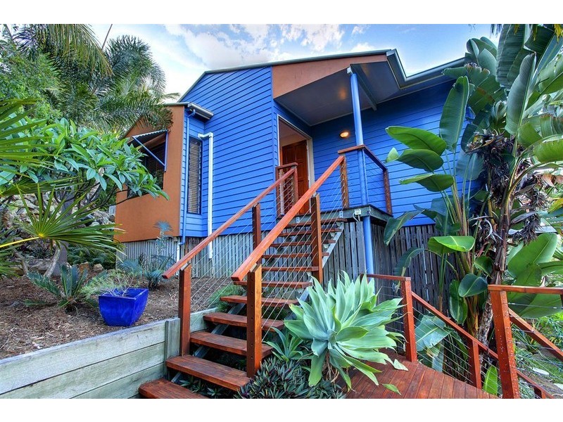 4 Nayla Ct, Mount Louisa QLD 4814