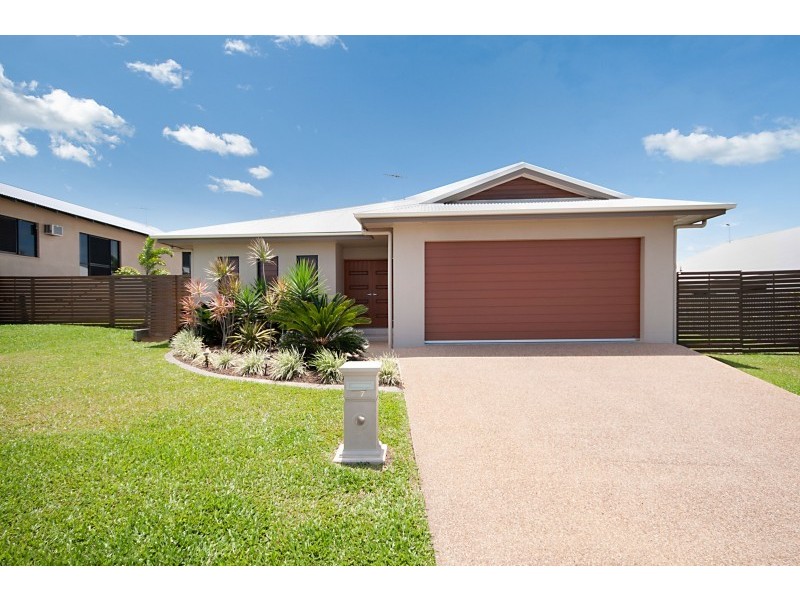 97 Shutehaven Cct, Bushland Beach QLD 4818