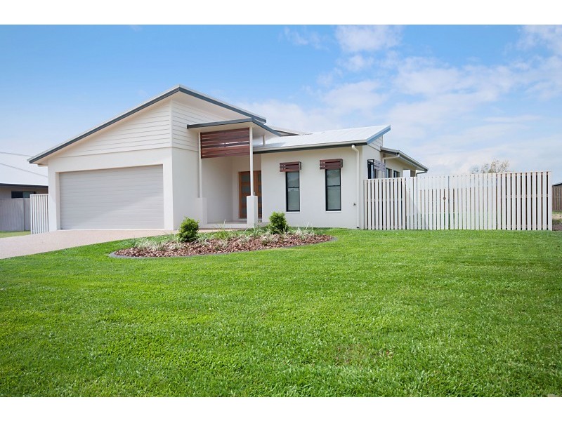 2 Rattray Street, Bushland Beach QLD 4818