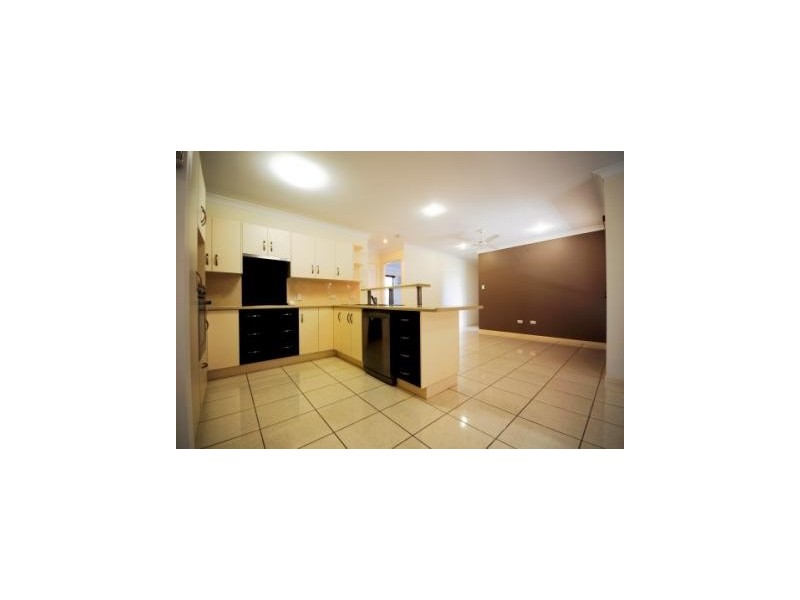 6 Chesham Drive, Kirwan QLD 4817