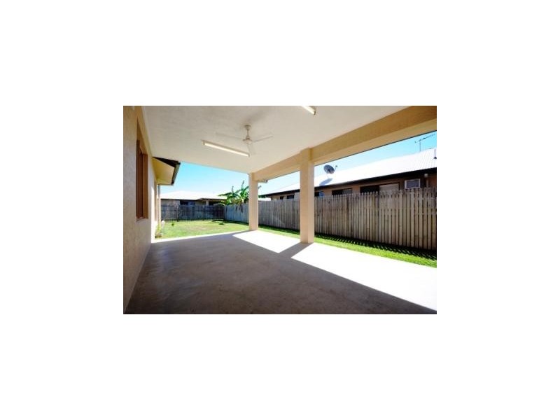 6 Chesham Drive, Kirwan QLD 4817