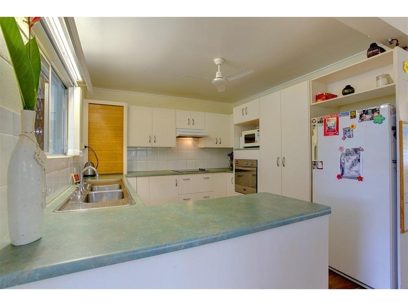 1 Wandella Cr, Cranbrook QLD 4814