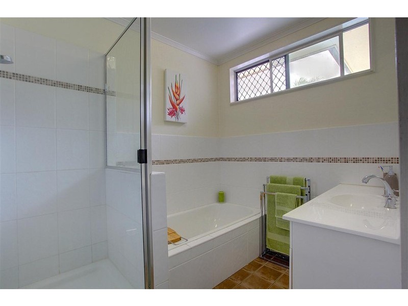 1 Wandella Cr, Cranbrook QLD 4814