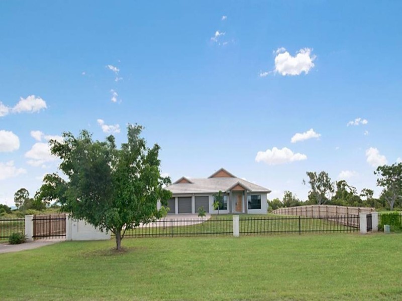 37 South Beck Drive, Rasmussen QLD 4815