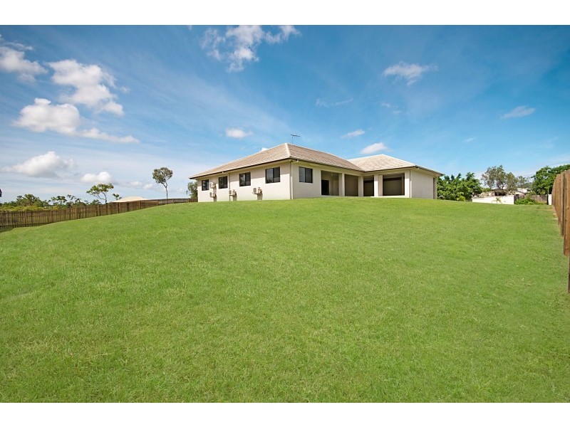 37 South Beck Drive, Rasmussen QLD 4815