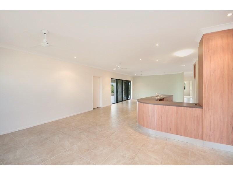 37 South Beck Drive, Rasmussen QLD 4815