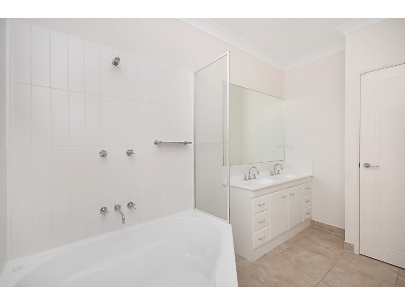 37 South Beck Drive, Rasmussen QLD 4815