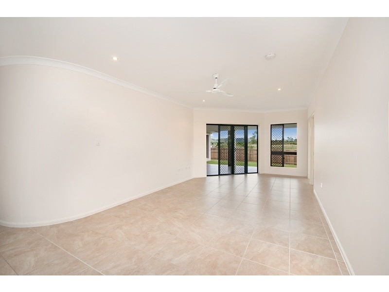 37 South Beck Drive, Rasmussen QLD 4815