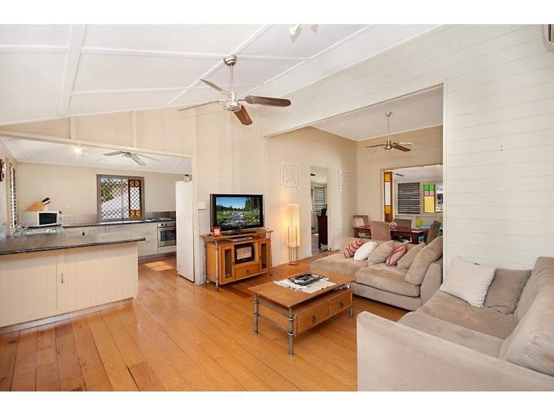 12  NINTH AVENUE, Railway Estate QLD 4810