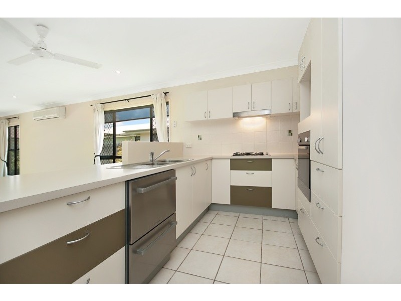 9 Laurie Motti Parade, Kirwan QLD 4817