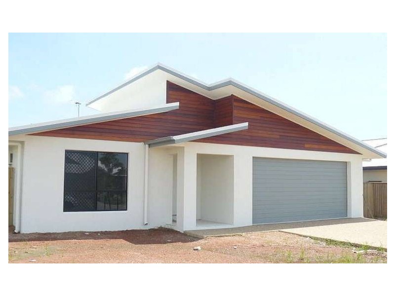 54 Hillock Cr, Bushland Beach QLD 4818