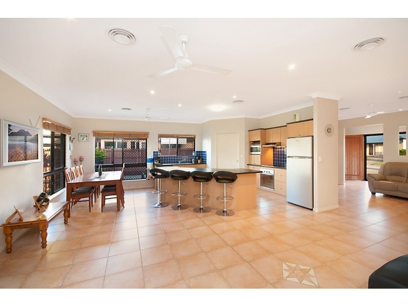 48 Estuary Parade, Douglas QLD 4814