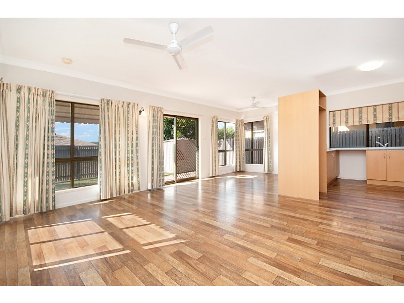 8 Jayella Close, Kirwan QLD 4817