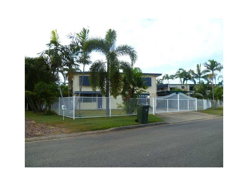 2 Gaudi Court, Kirwan QLD 4817