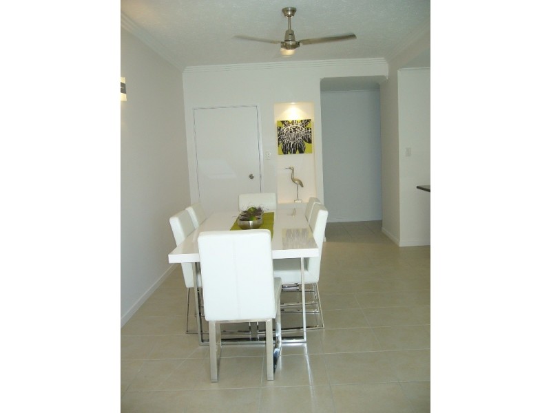 55/6-24 Henry St, West End QLD 4810