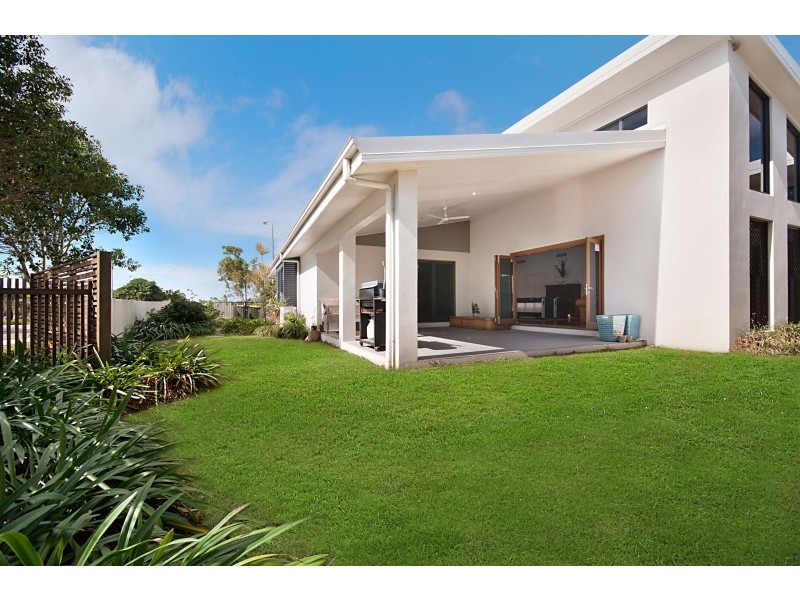 2 Goicoechea Drive, Bushland Beach QLD 4818