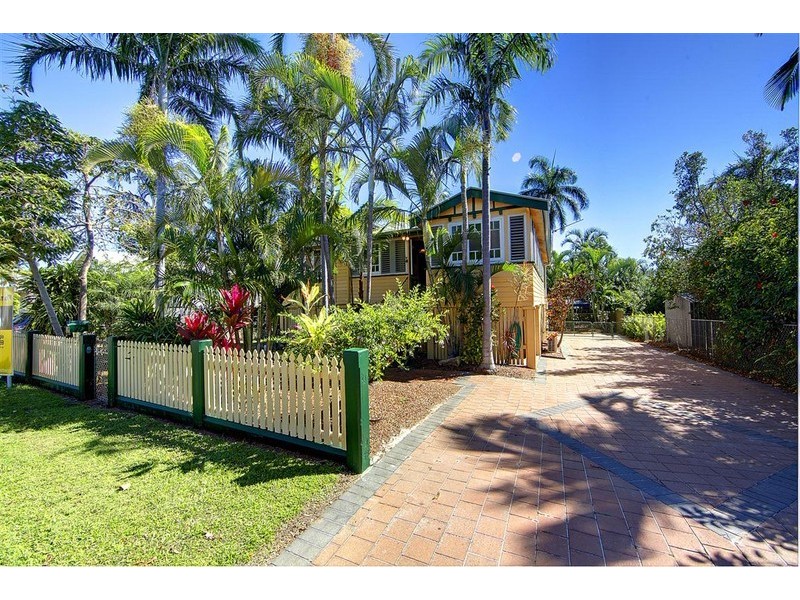 27 Mckillop street, Belgian Gardens QLD 4810