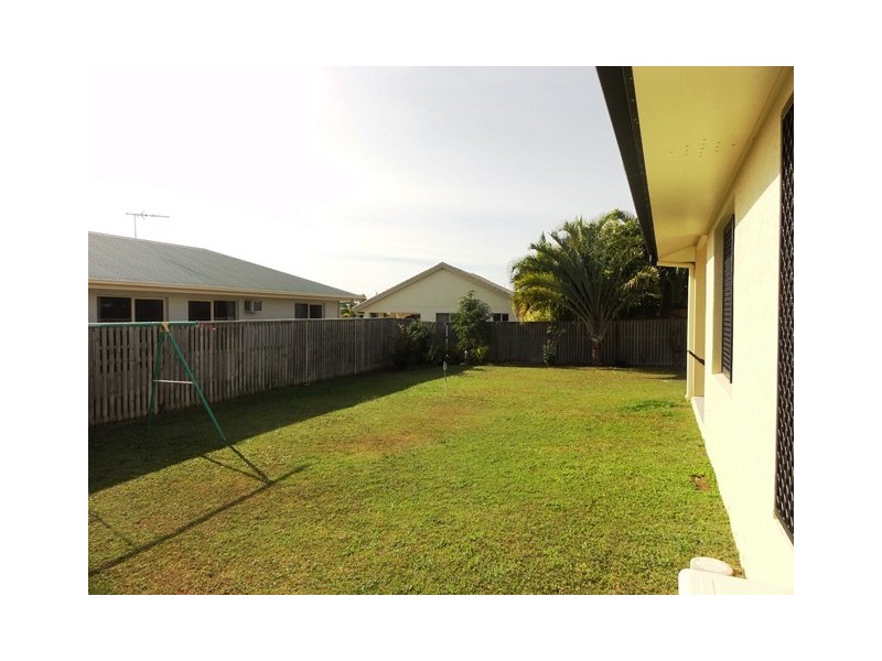4 Woodwark Drive, Bushland Beach QLD 4818