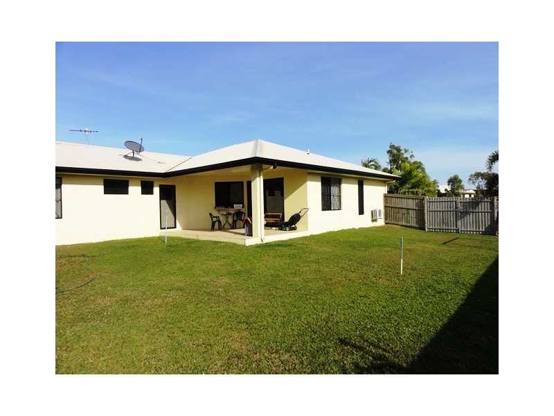 4 Woodwark Drive, Bushland Beach QLD 4818