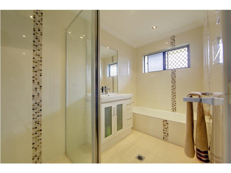 10 Dillon Street, Mount Louisa QLD 4814