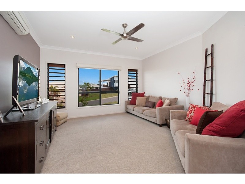 6 Britomart Street, Bushland Beach QLD 4818