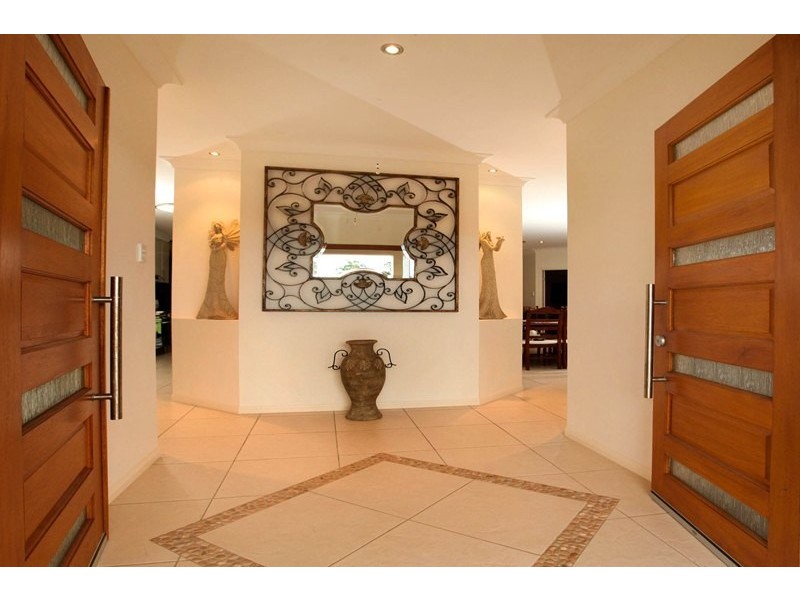 5 Shoalmarra Drive, Mount Low QLD 4818