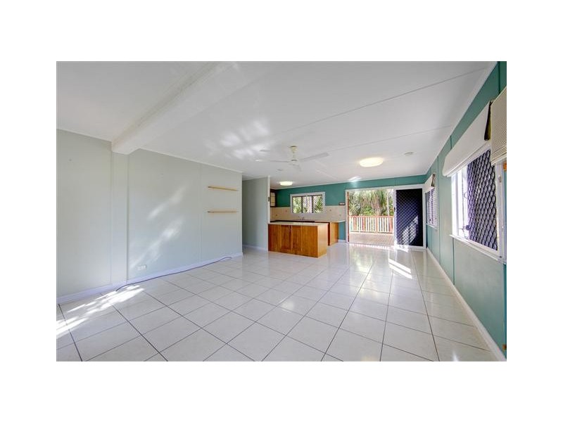 6 Margaret Street, West End QLD 4810