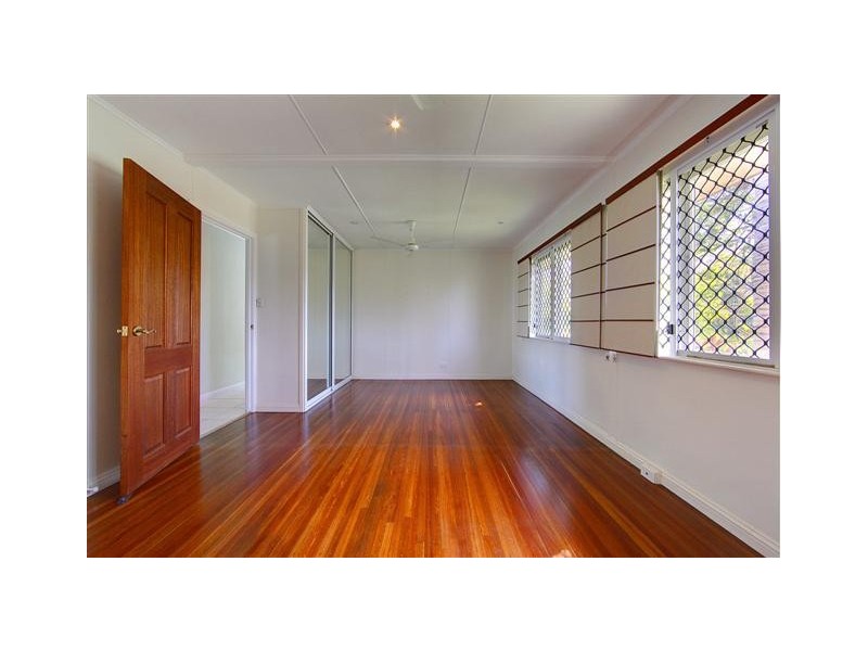 6 Margaret Street, West End QLD 4810