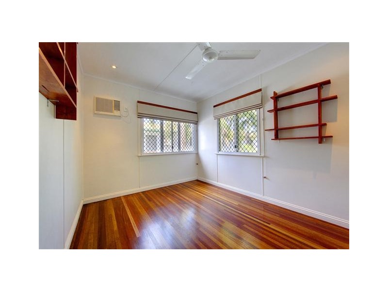 6 Margaret Street, West End QLD 4810
