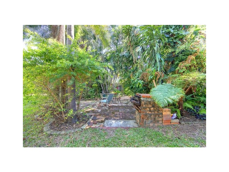 6 Margaret Street, West End QLD 4810