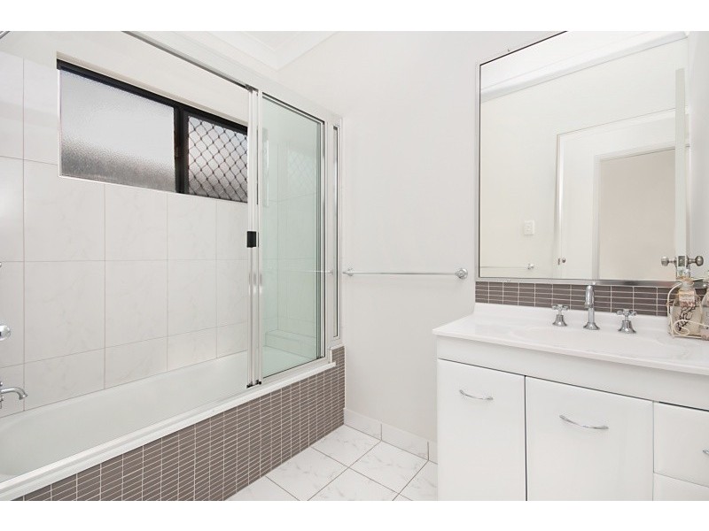 5 Dugong Cr, Mount Louisa QLD 4814