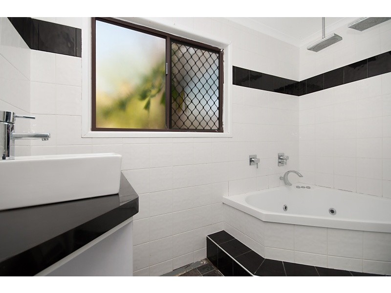 15 Hicks Street, Kirwan QLD 4817