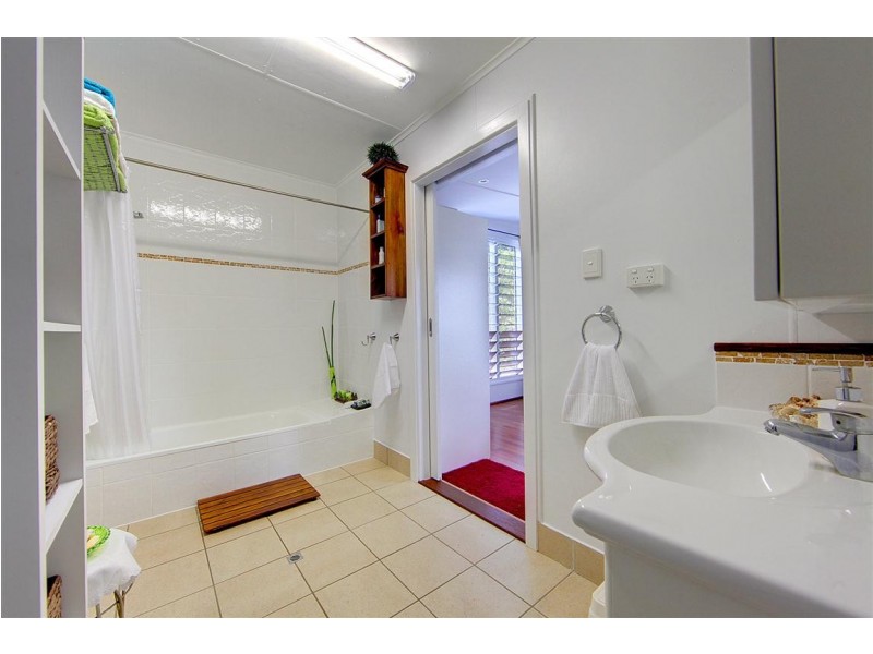 16 Finschhafen, Aitkenvale QLD 4814