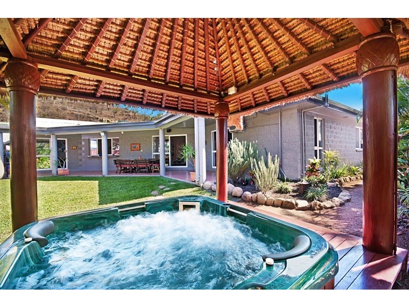 4 Saddle Court, Mount Louisa QLD 4814