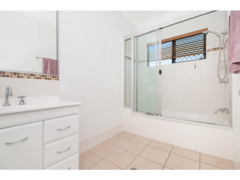 21 Coolaree Drive, Bushland Beach QLD 4818