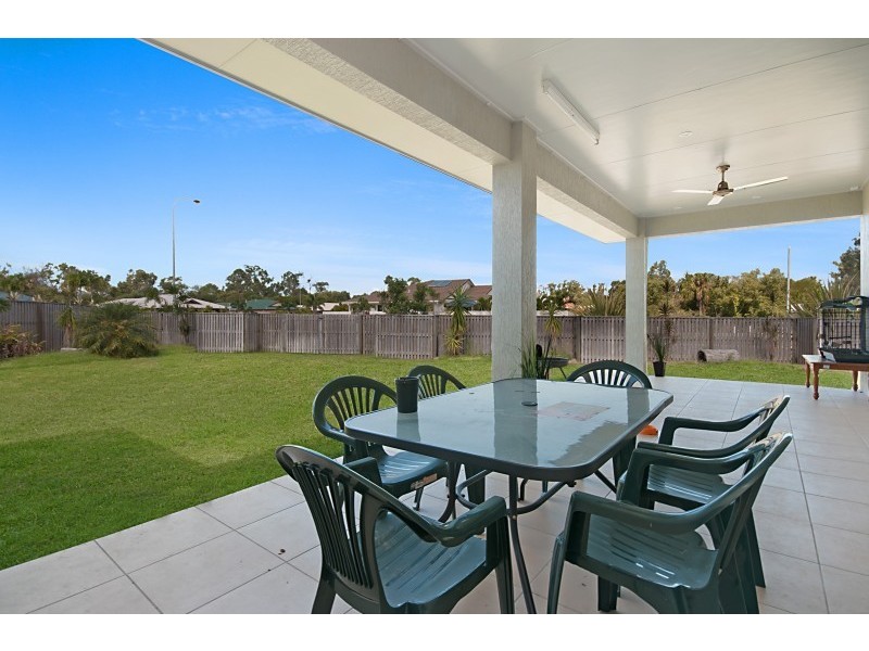 21 Coolaree Drive, Bushland Beach QLD 4818