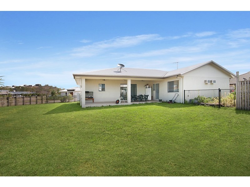 21 Coolaree Drive, Bushland Beach QLD 4818