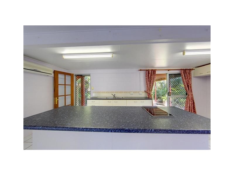 6 Margaret Street, West End QLD 4810